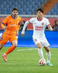 星空体育app-【中超】元敏诚破门罗慕洛头球 10人泰山0比3蓉城