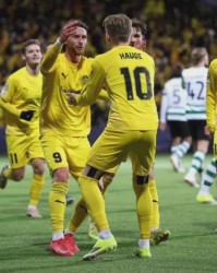 星空体育官网-欧冠黑马继续狂飙！5连胜创造历史，夺冠热门绝平