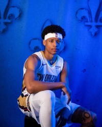 xingkong-鹈鹕官方ins晒出今年新秀定妆照：费尔斯，奎因入镜